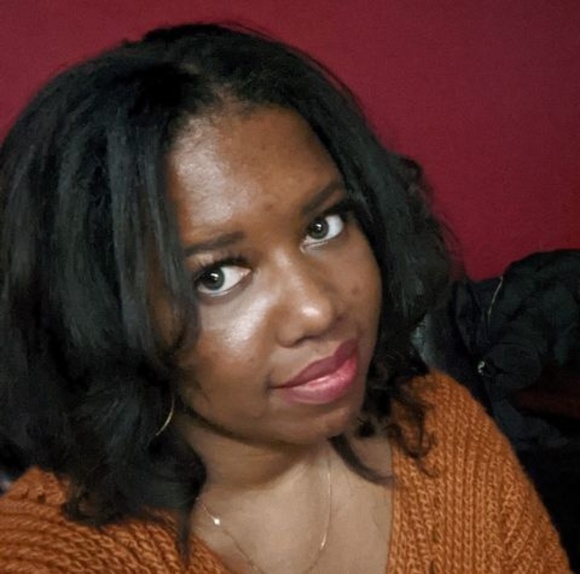 Meet your Posher, Britney - Picture 1 of 1